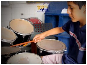 Aprende percusión en el Centro Cultural Centenario de Chimbote